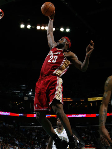  三球24+12黄蜂终结骑士连胜  